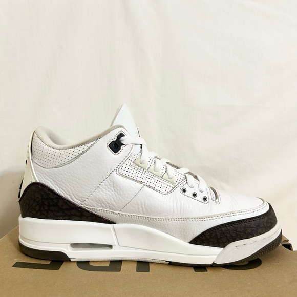 Jordan 3 Retro Mocha size 9 136064-122 2018 PRE-OWNED - Picture 3 of 10